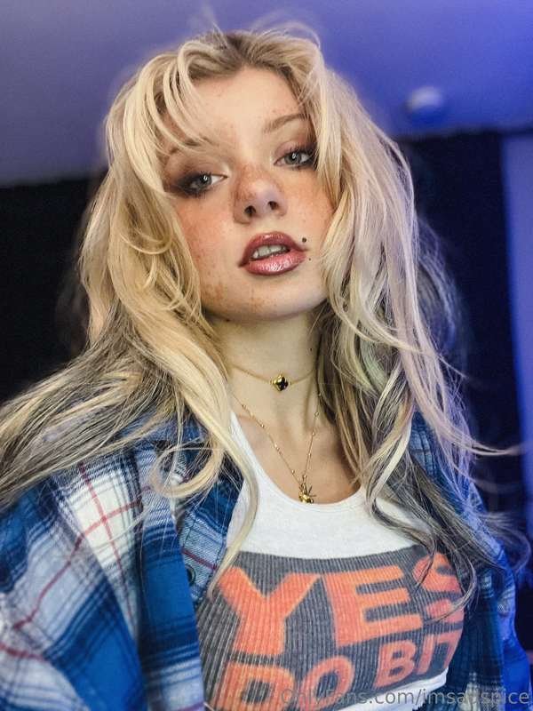 alt hoe with nice lips #iJCAYA8q