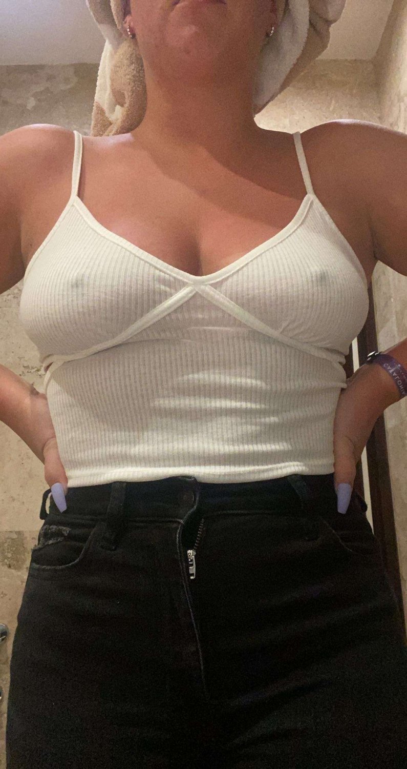 Busty Blonde Snowbunny #tOvpNIVM