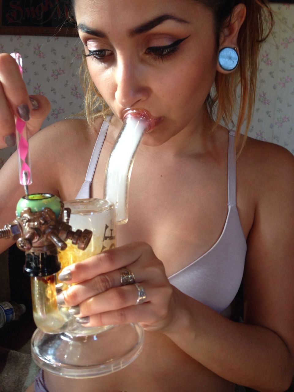 paki sexy smoking slut #RJYAOzOp