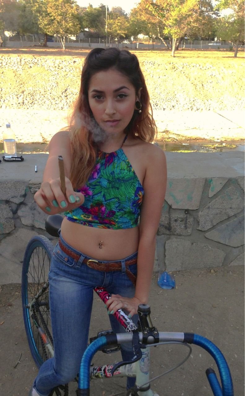 paki sexy smoking slut #WFfR3dTo