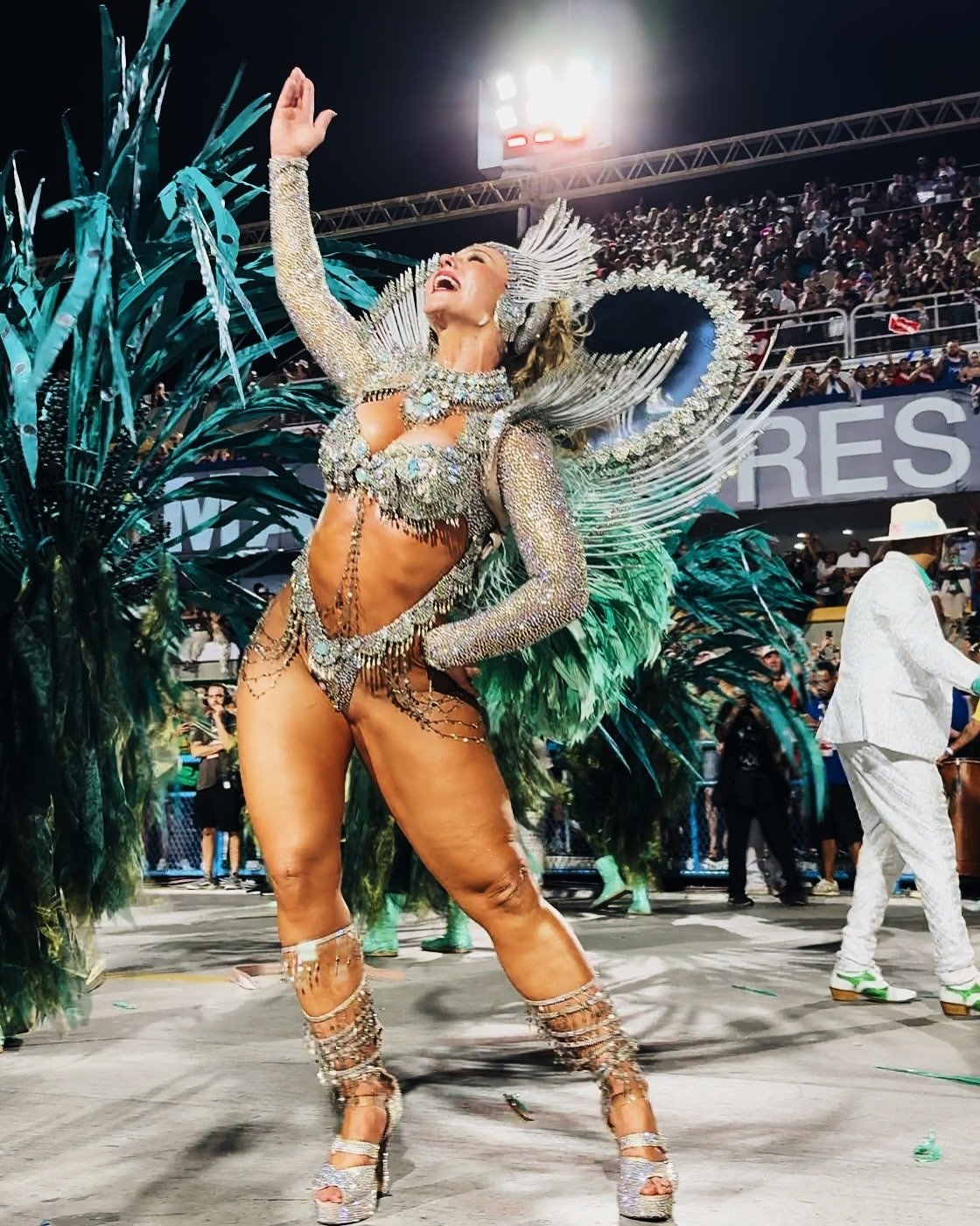 PAOLA OLIVEIRA CARNAVAL πππππ #Q0gJ2dkb