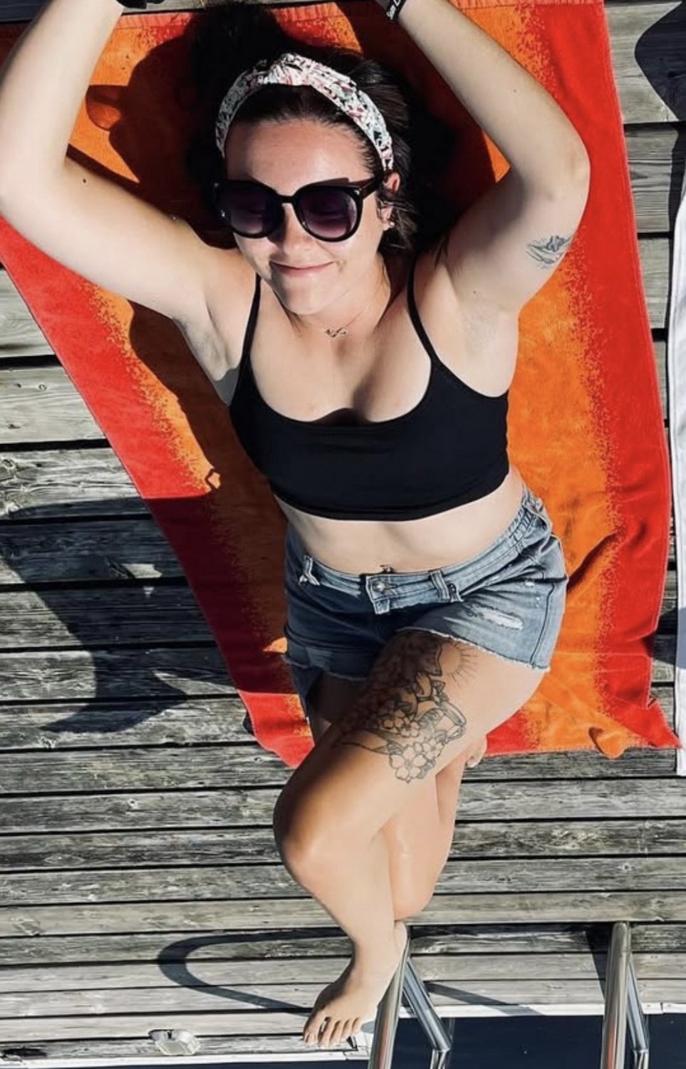 My buddy still hasn’t paid me a cent. Second day in a row exposing his girlfriend #P5kEJ25o