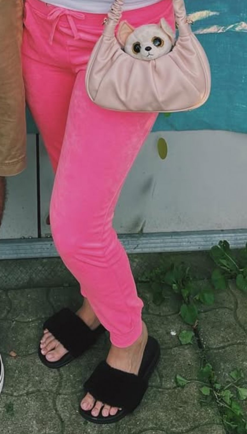 My buddy still hasn’t paid me a cent. Second day in a row exposing his girlfriend #v99VbSPx