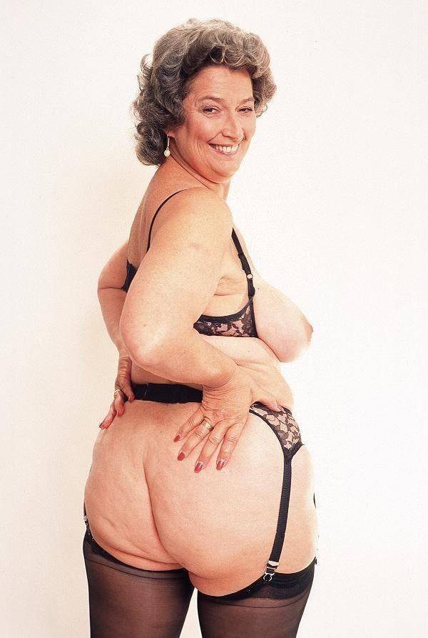 Nude & mature #sG4UAEtb