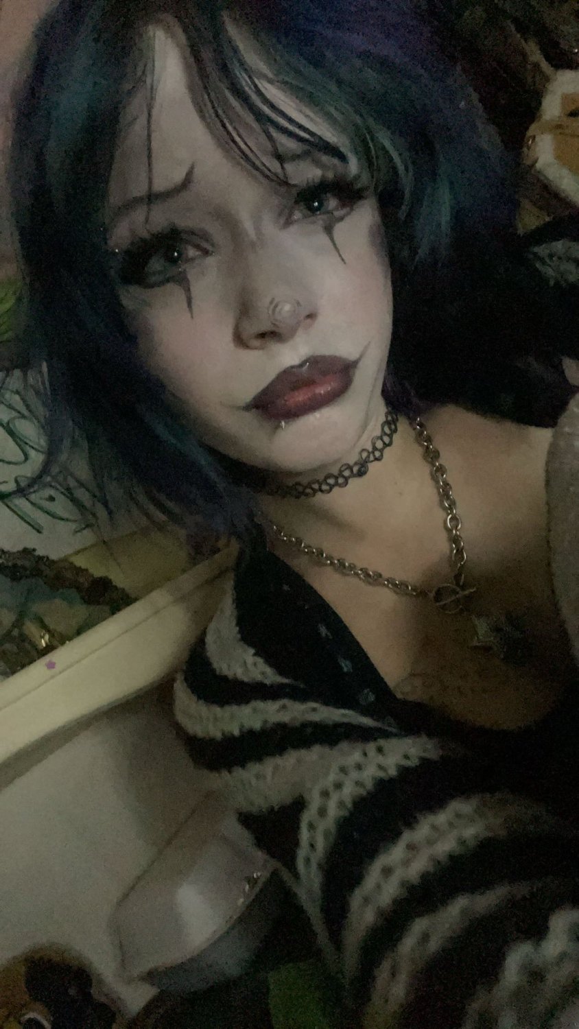 Little Emo slut exposed (19) [kik] [snapchat] [cuck] [shared] [teen] [petite] [skinny] [thick #PjXdJmJq