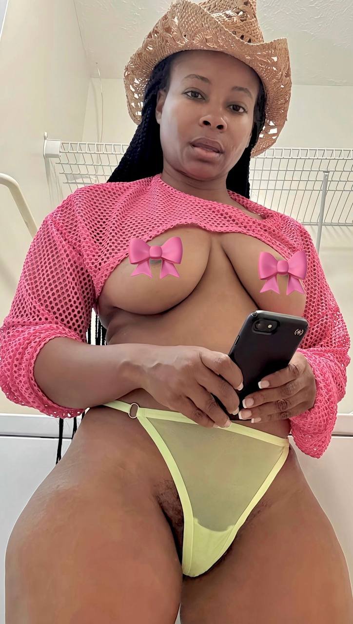 SassyShay41 👅🍑 #wcP8CNV6