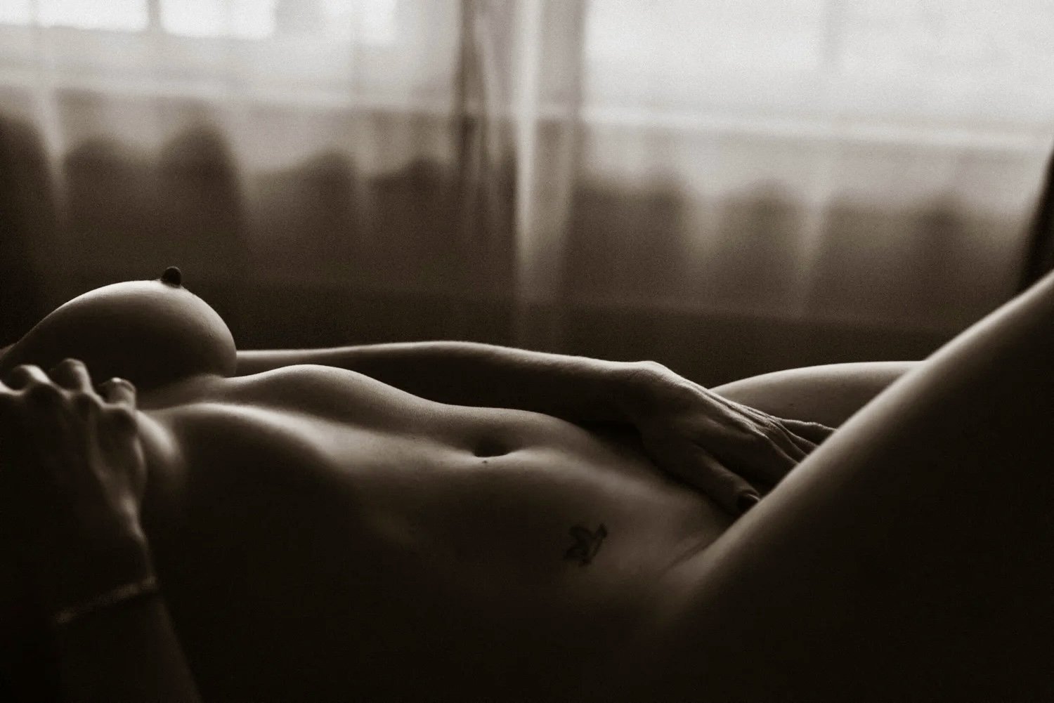 Short hair redhead milf boudoir #BFtJu4mu