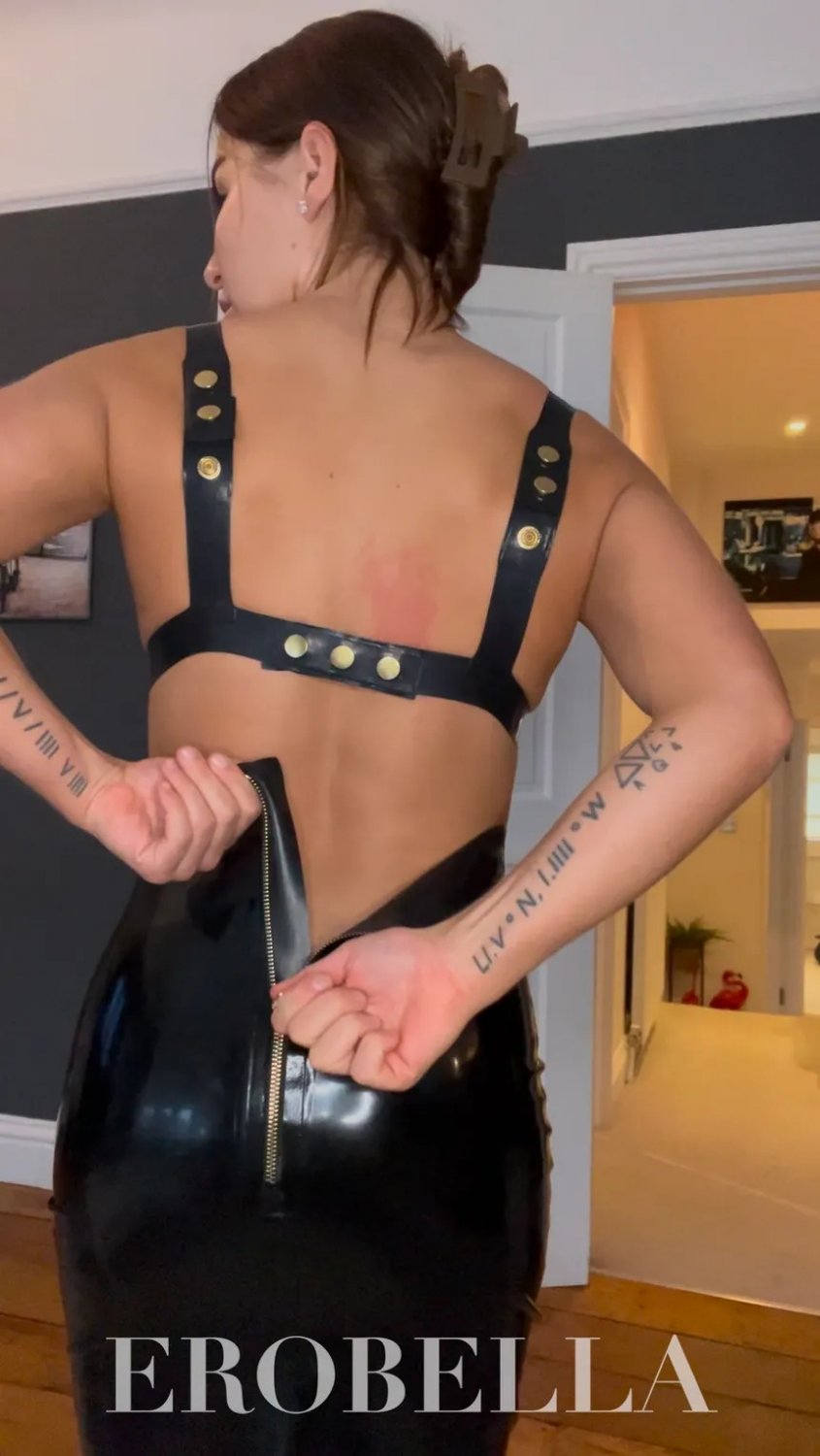 UK army girl escorts while having a husband #2TkCyzBR